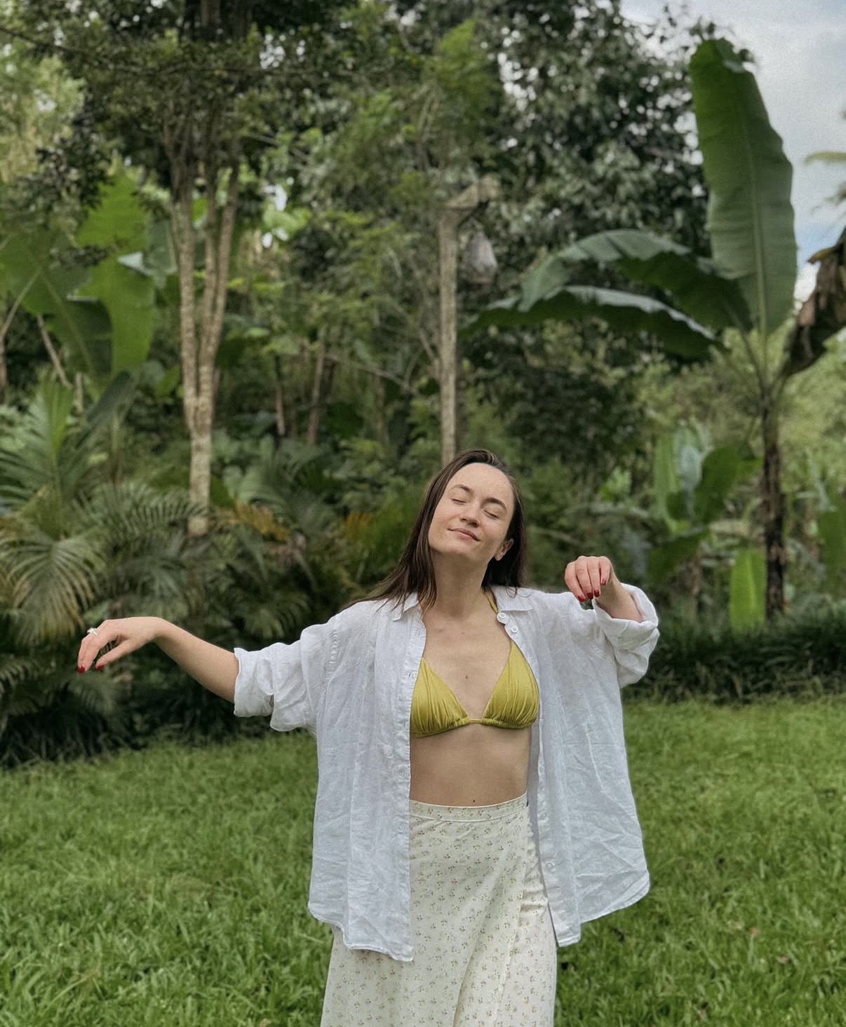 Irina Faureanu - Somatic Dance Facilitator